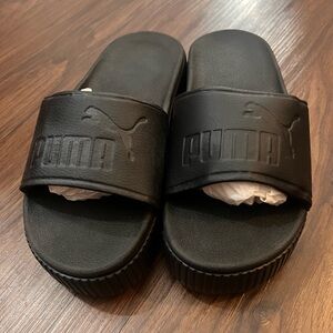 Puma platform slide bold. Size 6.5 New